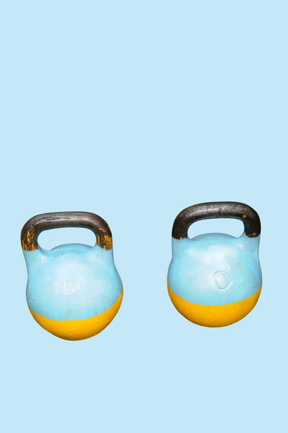 Kettle bells painted in national colors